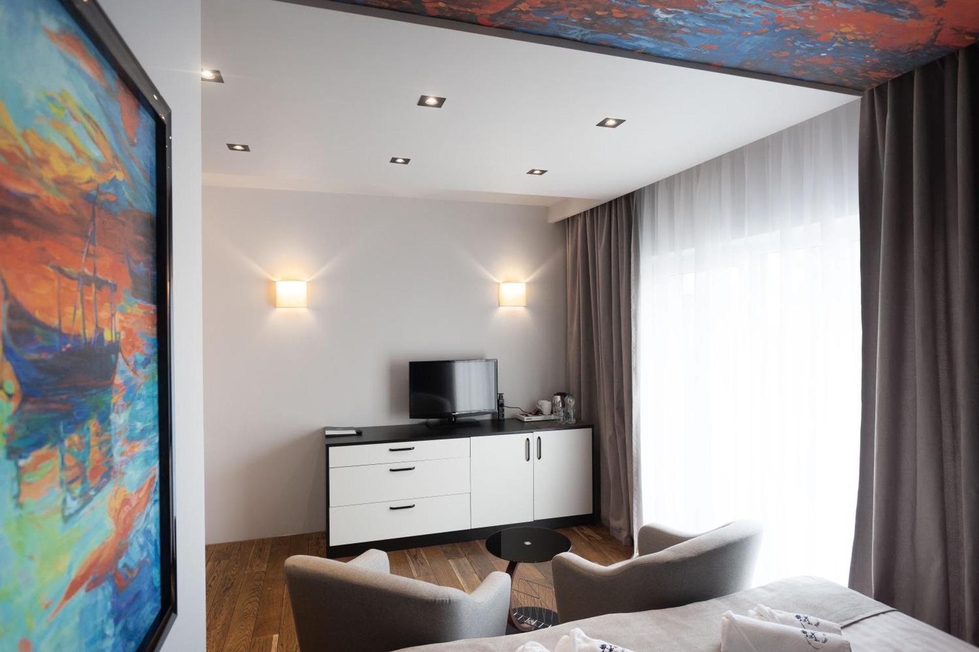 Apartahotel Four Winds 3*